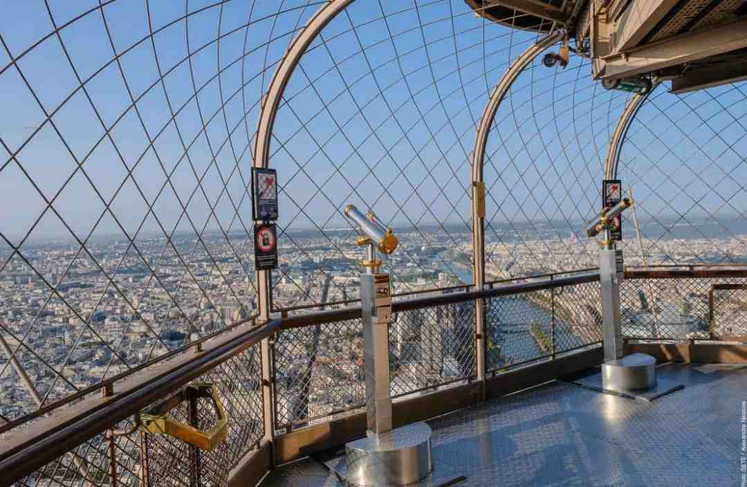 kiến trúc tháp Eiffel tầng hai