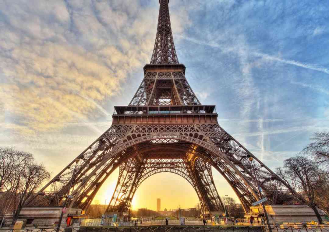 Tháp Eiffel sau triển lãm Exposition Universelle